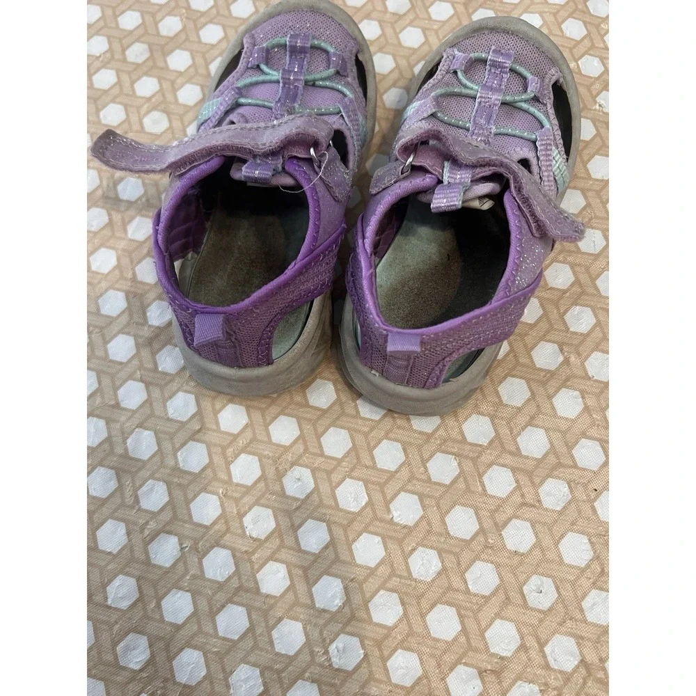 Oshkosh B'Gosh Iridescent Sandals Toddler Size‎ 10